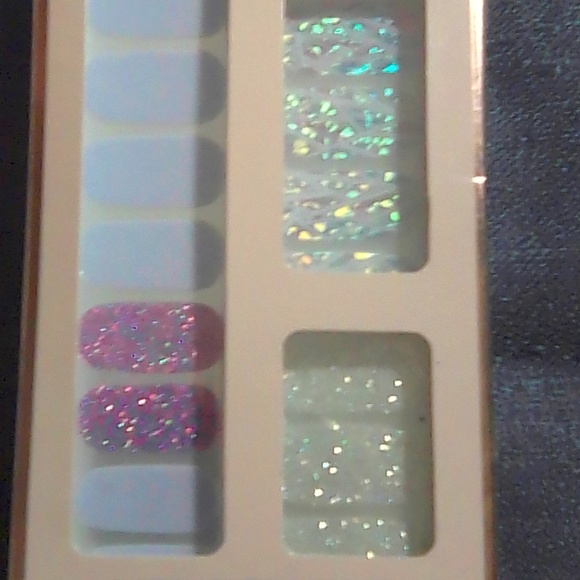32 nail strips dashing diva gloss ultra shine gel palette (2) - Picture 7 of 9
